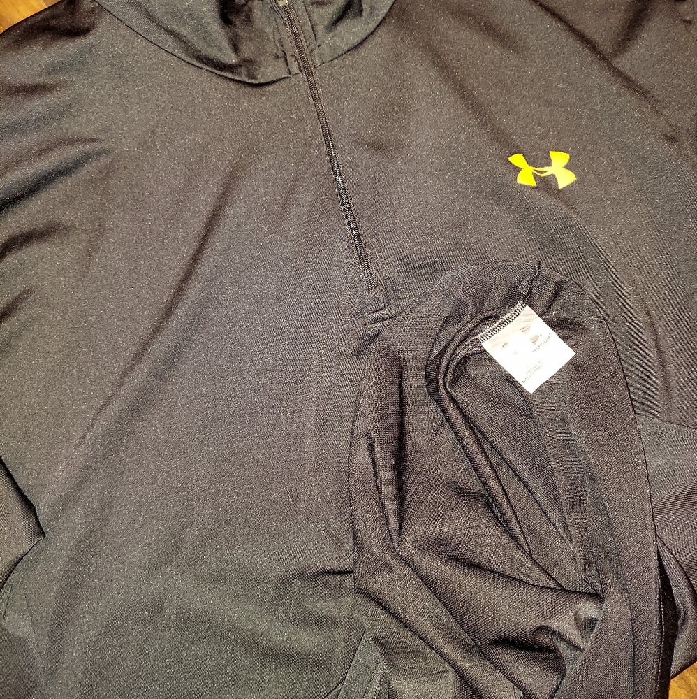 Under Armour zip up pullover Mens light jacket